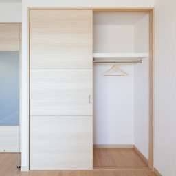 Portes de placards et accessoires