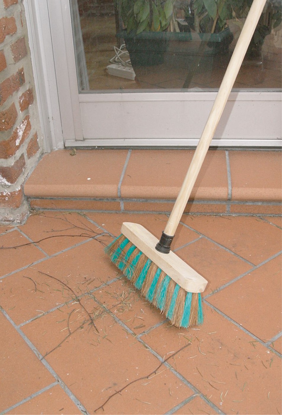 Balai fibres coco zèbre 32cm fsc® avec douille n°2 - NESPOLI