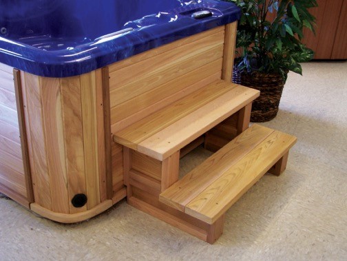 Escalier pour spa en bois red cedar - WATER'CLIP
