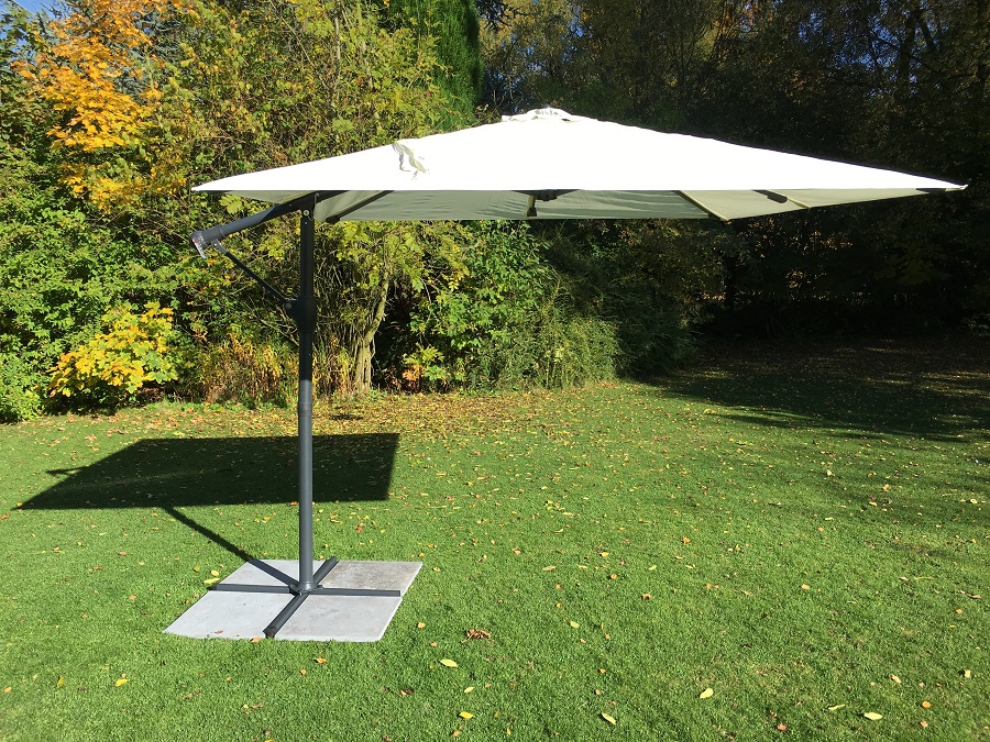 Parasol déporté carré 2,7x2,7m Coloris écru - EASYWIND