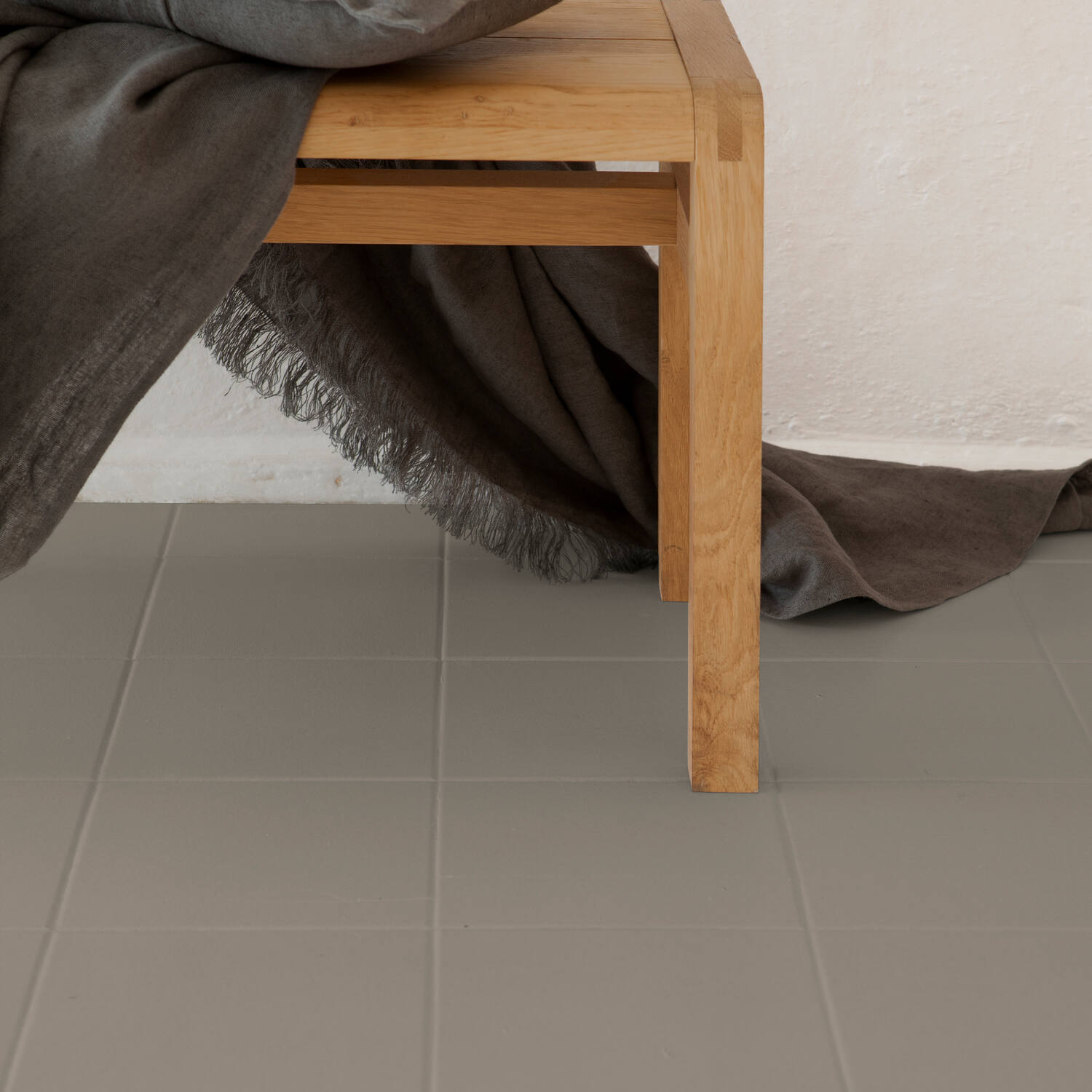 Peinture de rénovation sol et escalier finition satinée taupe 2L - V33