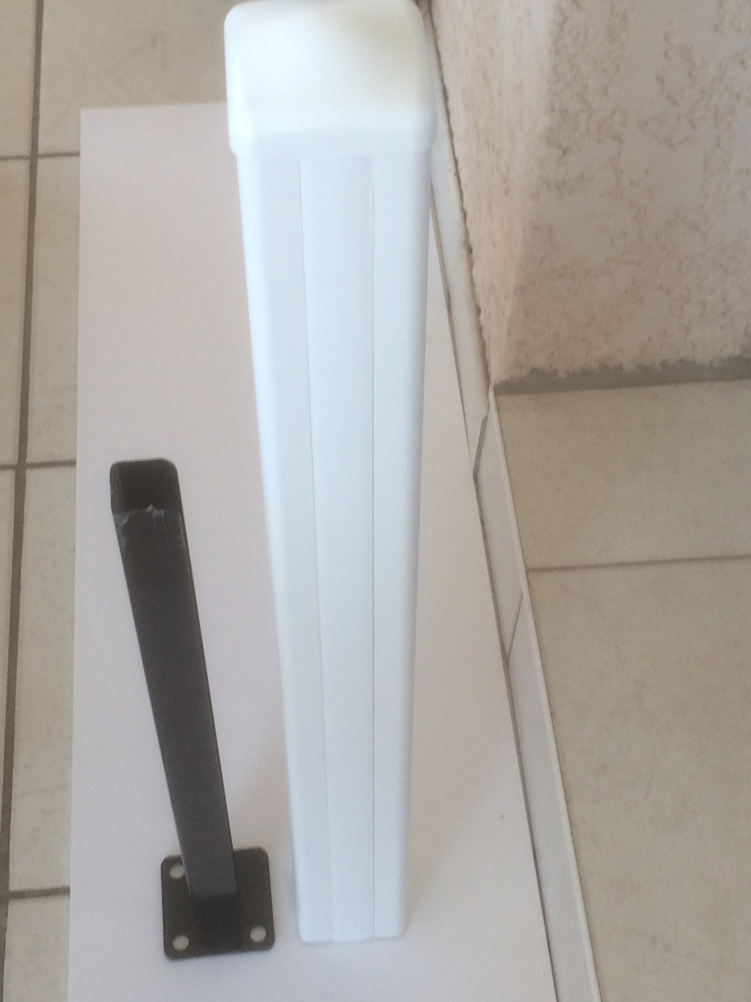 POTEAU PVC SUR PLATINE  H1250