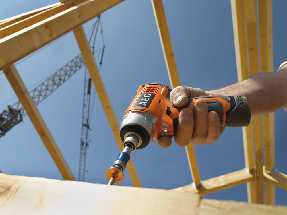 bss 12c – visseuse à choc 12v (nue) - AEG